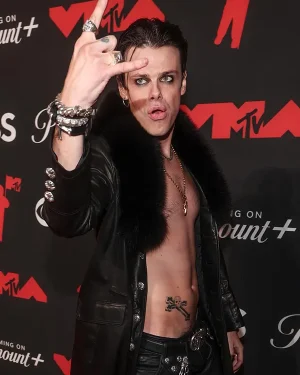 2025 MTV Video Music Awards VMAs YUNGBLUD Black Fur Leather Trench Coat